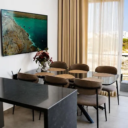 Charming 3-bedroom With Sea Views Appartamento Kharcha