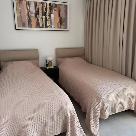 Charming 3-bedroom With Sea Views * Kharcha