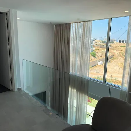 Charming 3-bedroom With Sea Views Appartamento Kharcha