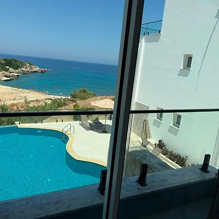 Charming 3-bedroom With Sea Views Kharcha