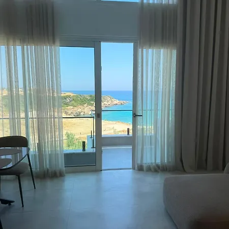 Appartamento Charming 3-bedroom With Sea Views